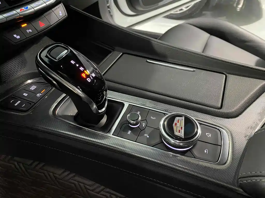 Cadillac CT5 Facelift 28 T Leading Sport