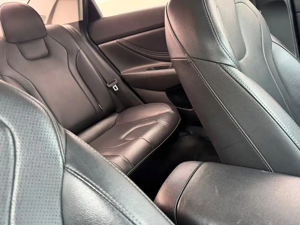 Elantra 1.5 L CVT GLS Leading