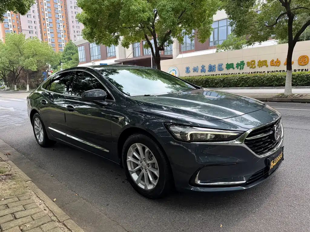 LaCrosse 552 T Luxury