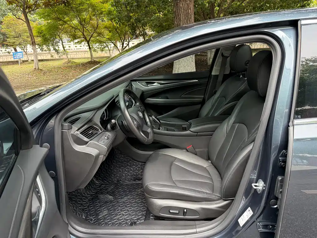 LaCrosse 552 T Luxury