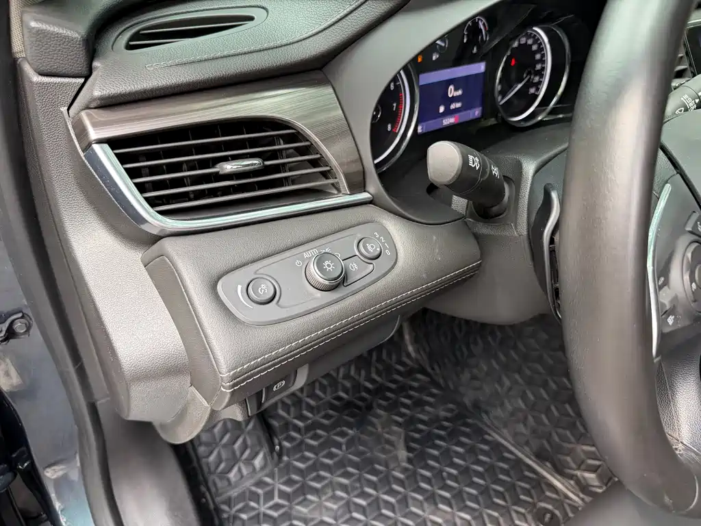 LaCrosse 552 T Luxury