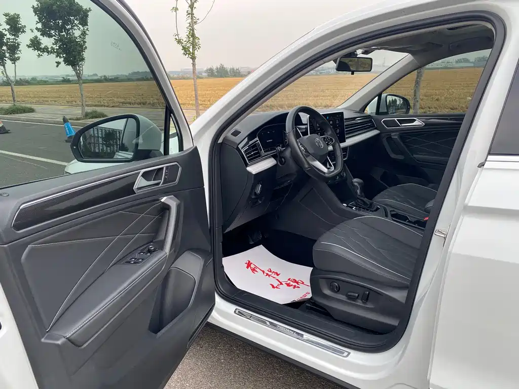 Tiguan L 280 TSI Auto 2 WD Trend Creative Limited