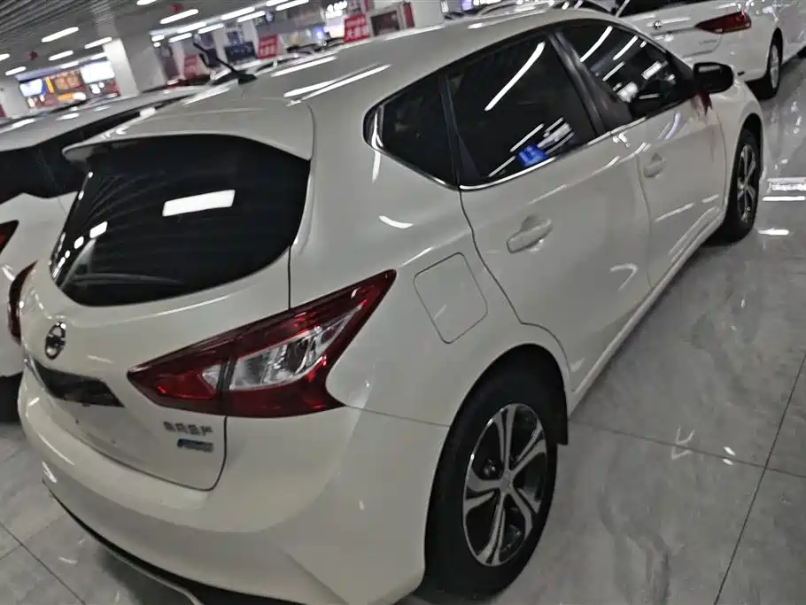 Tiida 1.6 L CVT Smart Travel CN-V