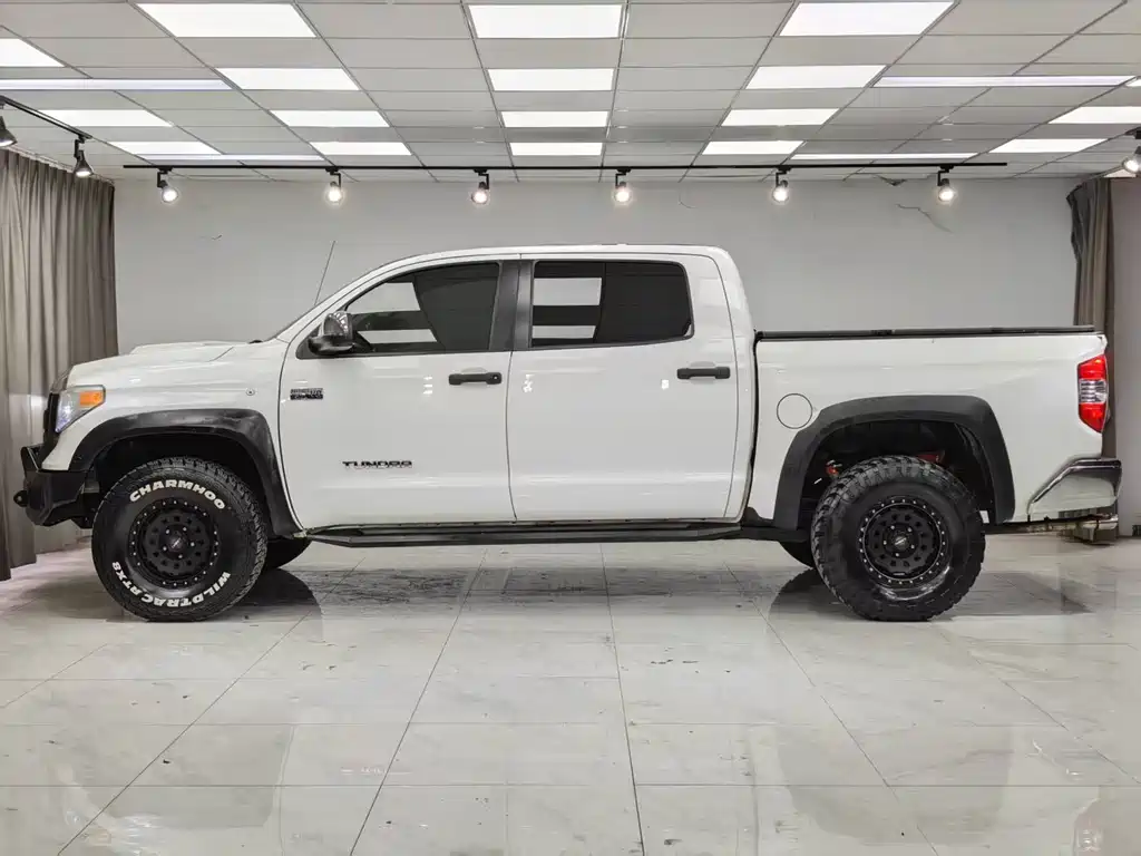 Tundra 坦途 2015款 5.7 L 自动