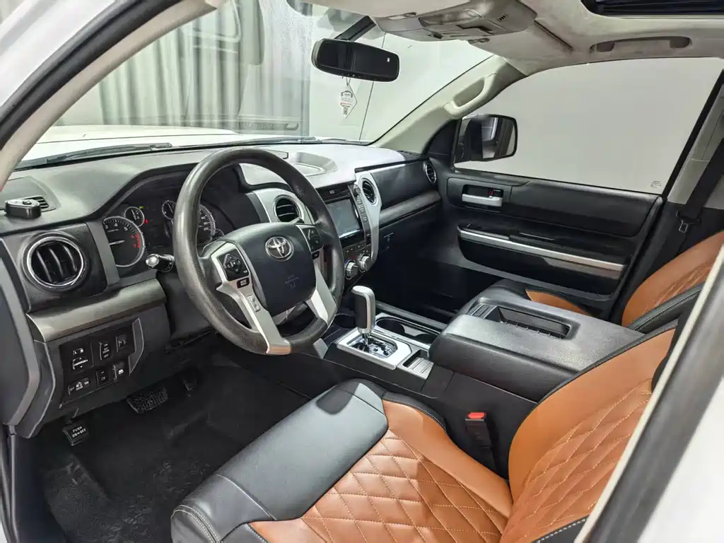 Tundra 坦途 2015款 5.7 L 自动