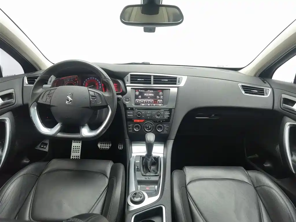 DS 6 1.6 T Luxury THP200