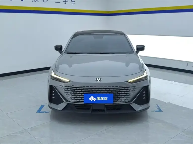 Changan UNI-V 1.5 T Distinguished