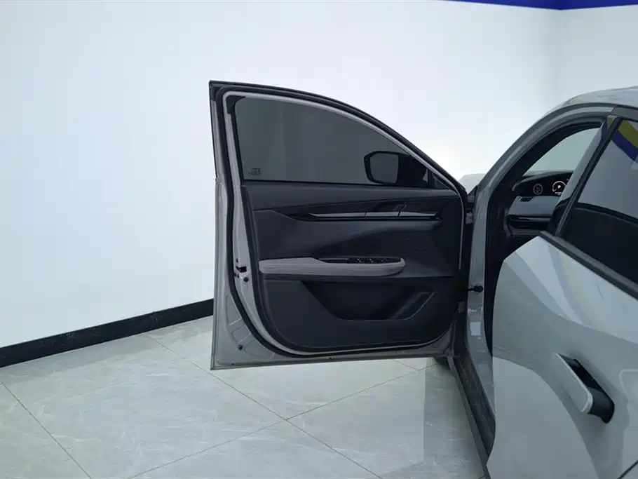 Changan UNI-V 1.5 T Distinguished