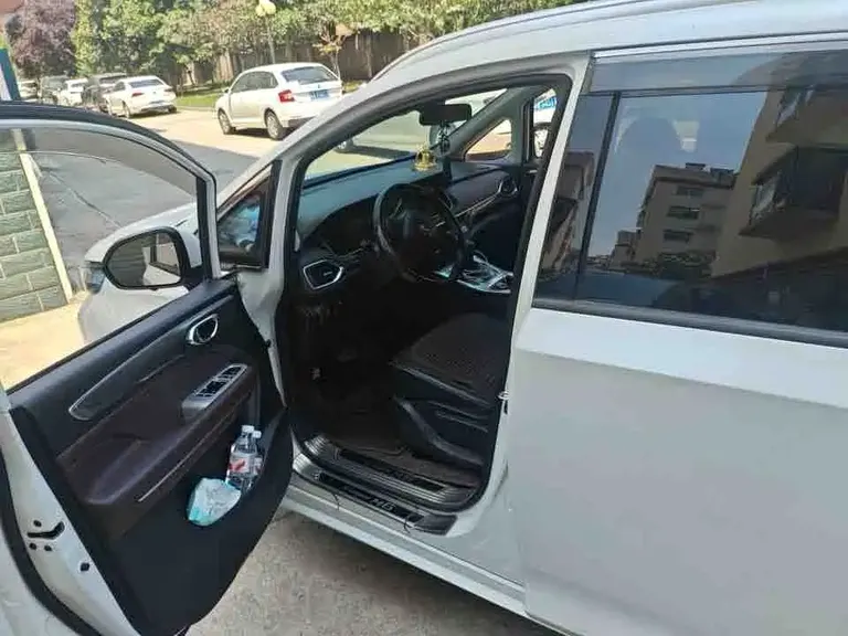 GAC Trumpchi M6 PRO 270 T Auto Luxury