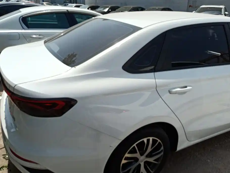 Emgrand 4 th Gen Champion 1.5 L CVT Luxury
