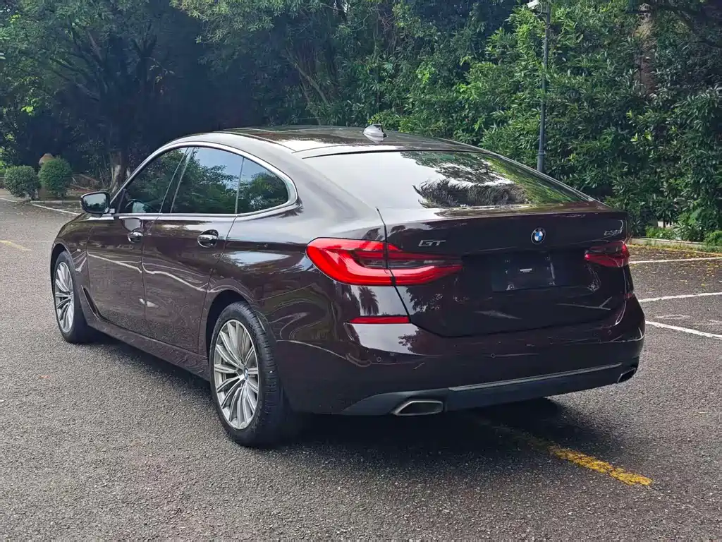 BMW 6 Series GT 630 i Luxury Design Package