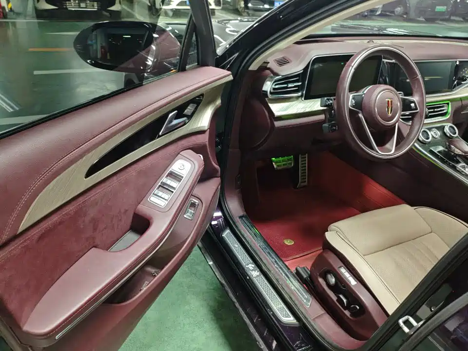 Hongqi H9 2.0 T Connected Flagship