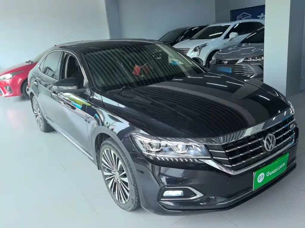 Passat 330 TSI Distinguished CN-V