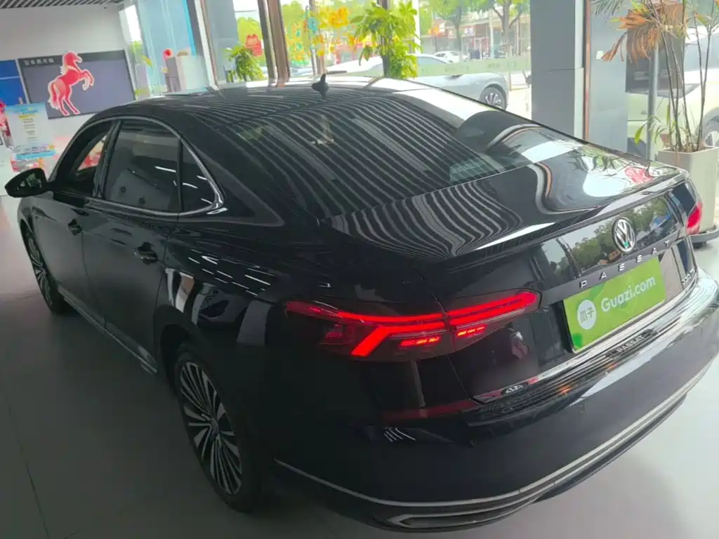 Passat 330 TSI Distinguished CN-V