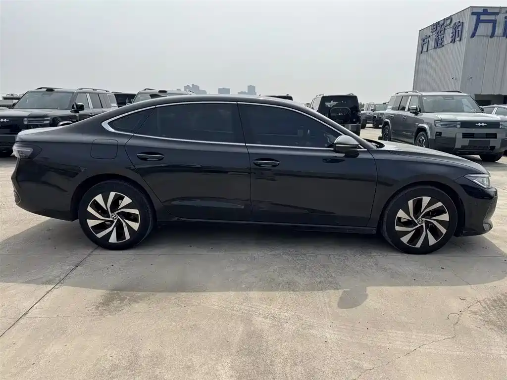 Passat Pro 380 TSI Starry Sky Dragon Fortune