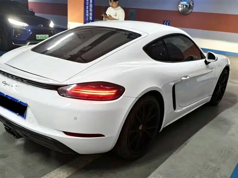 Porsche 718 Cayman 2.0 T
