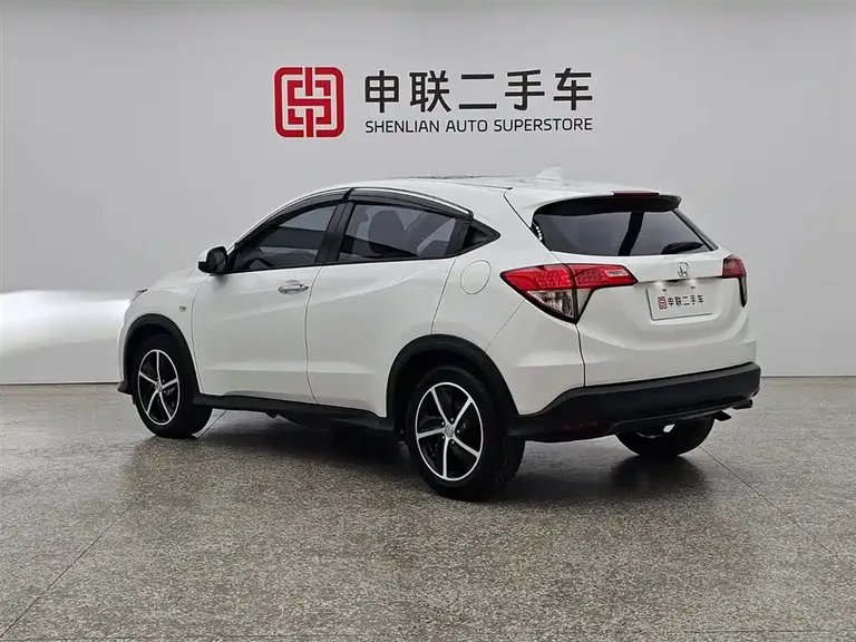 Honda Vezel 1.5 L CVT Pioneer