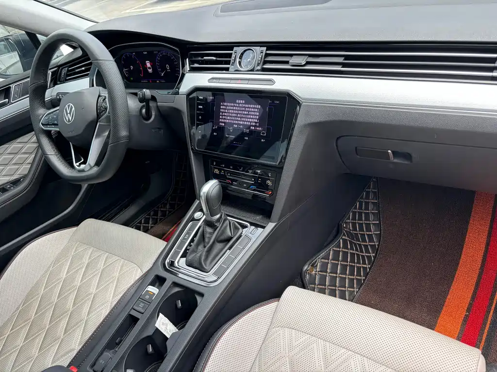 Magotan 200 10 K Commemorative 330 TSI DSG Luxury