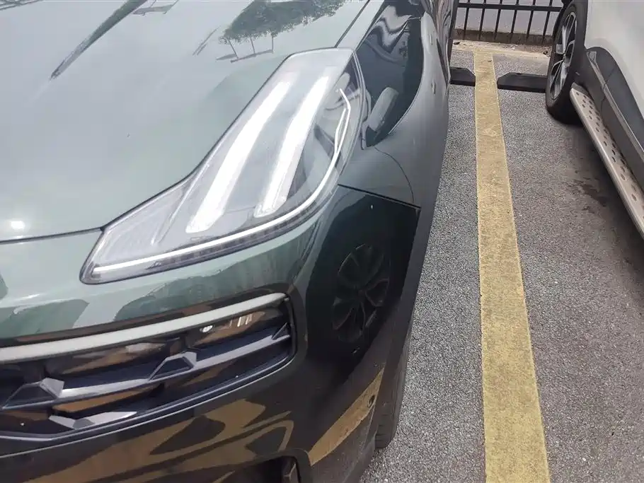 Lynk & Co 06 Remix 1.5 T Power Halo