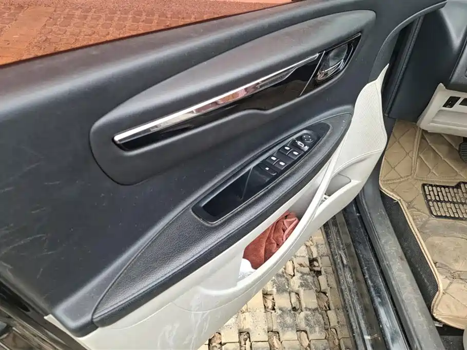C-Quatre Sedan 1.6 L Auto Fashionable