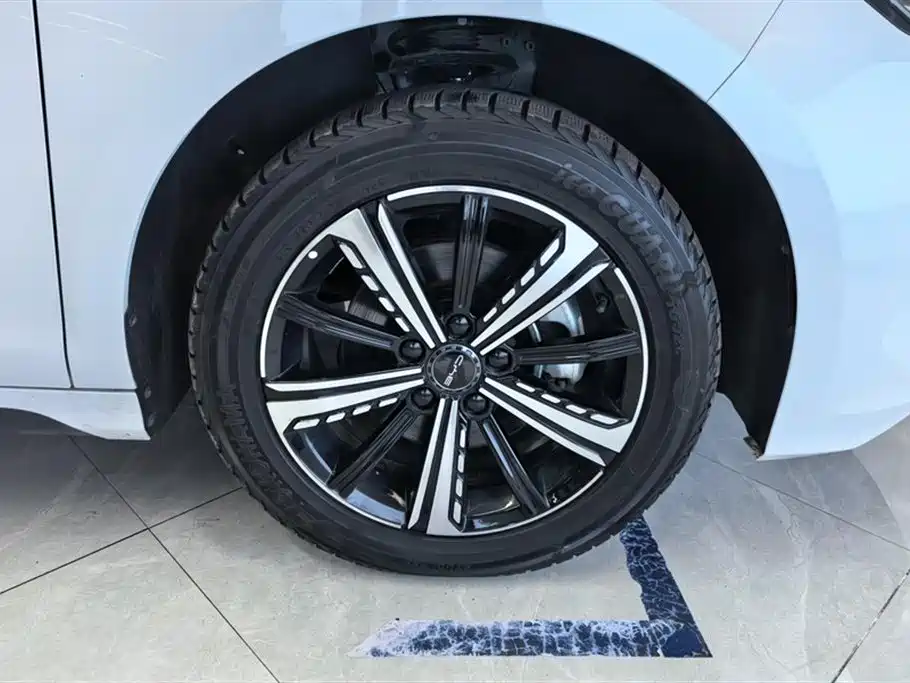 Destroyer 05 Glory DM-i 120 KM Luxury