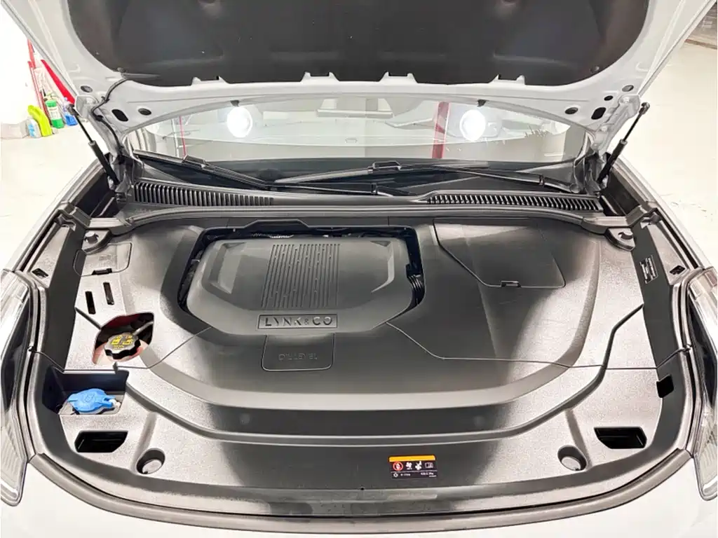Lynk & Co 06 EM-P PHEV 84 KM Range Pro