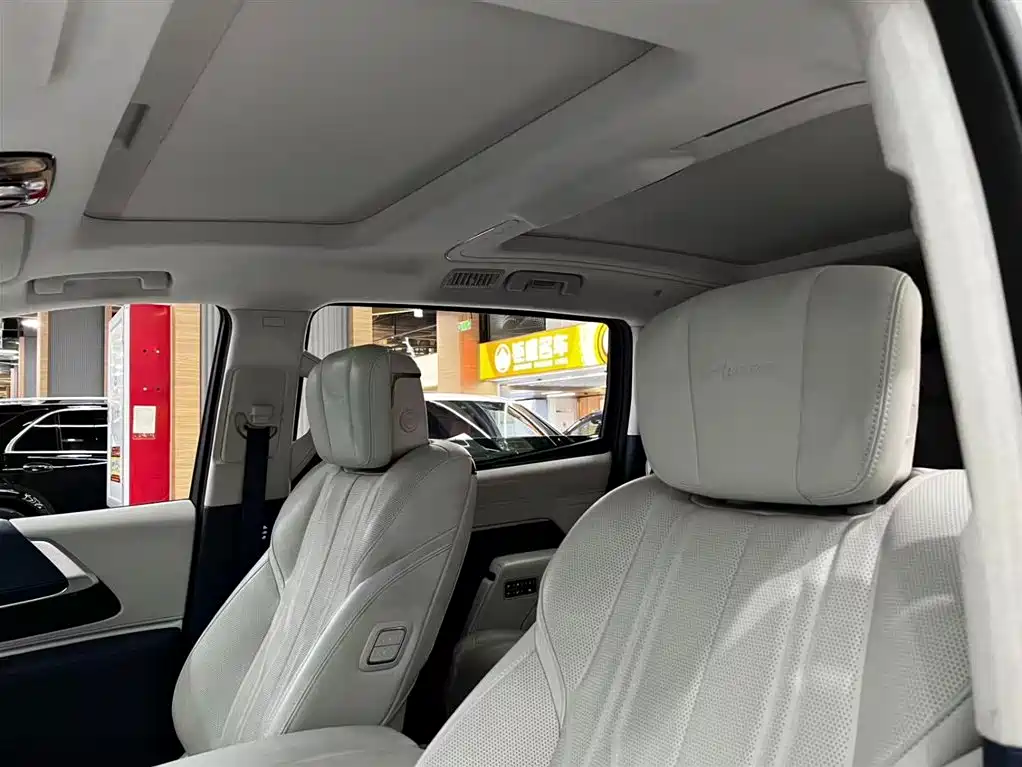 Century 2.0 T 6-seat Heritage