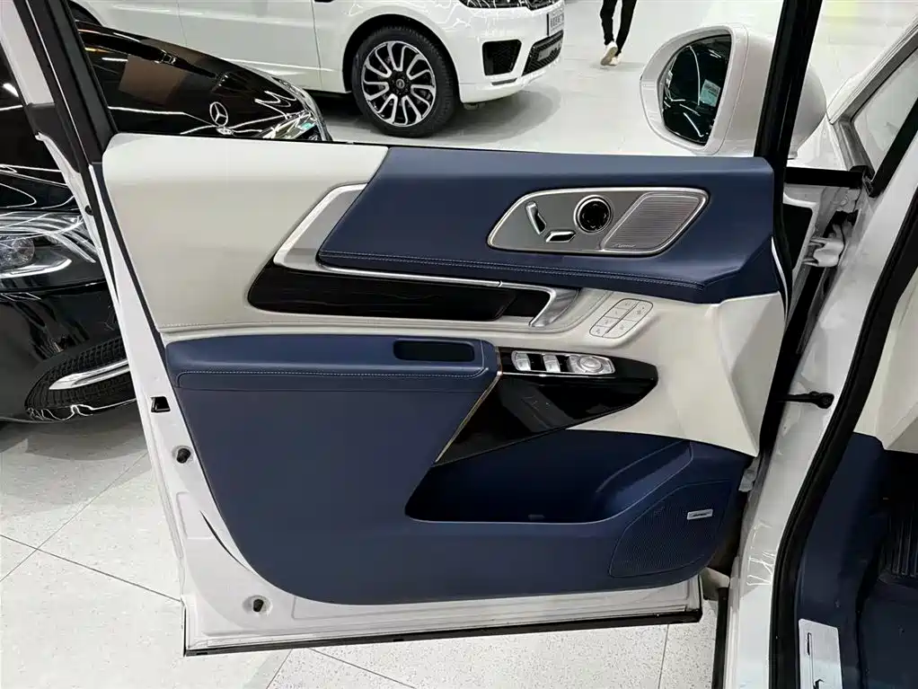 Century 2.0 T 6-seat Heritage