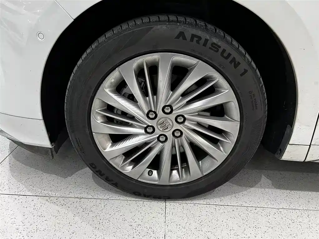 Century 2.0 T 6-seat Heritage