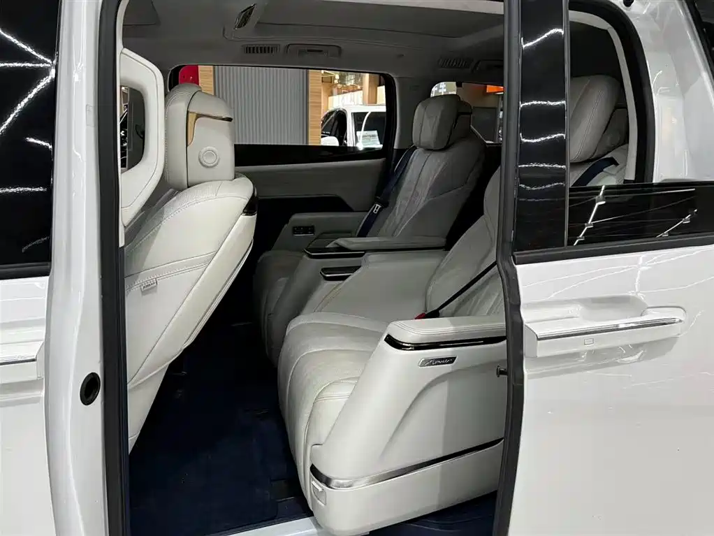 Century 2.0 T 6-seat Heritage