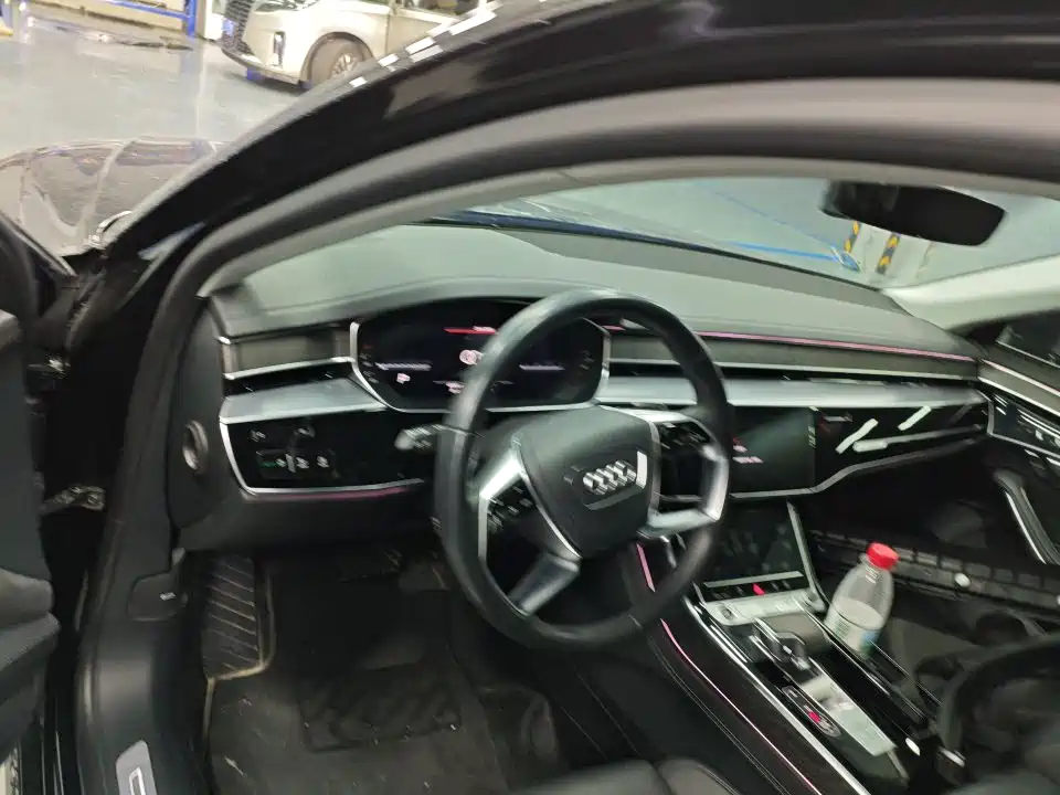 Audi A8 A8 L 50 TFSI quattro Select