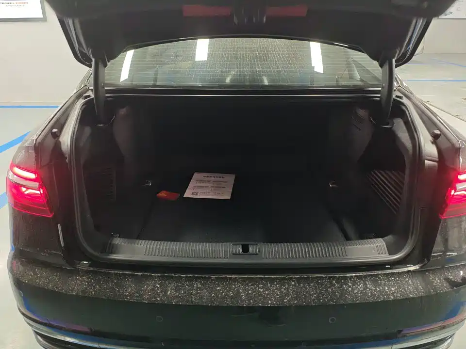 Audi A8 A8 L 50 TFSI quattro Select