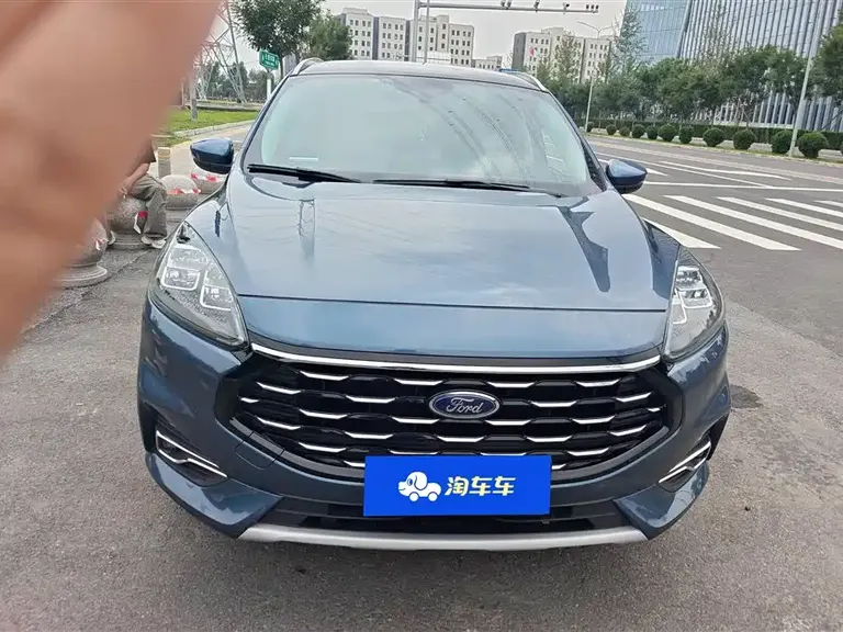 Ford Escape EcoBoost 245 2 WD Shine Enjoyment