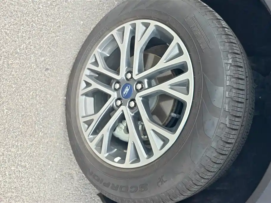 Escape EcoBoost 245 2 WD Shine Enjoyment
