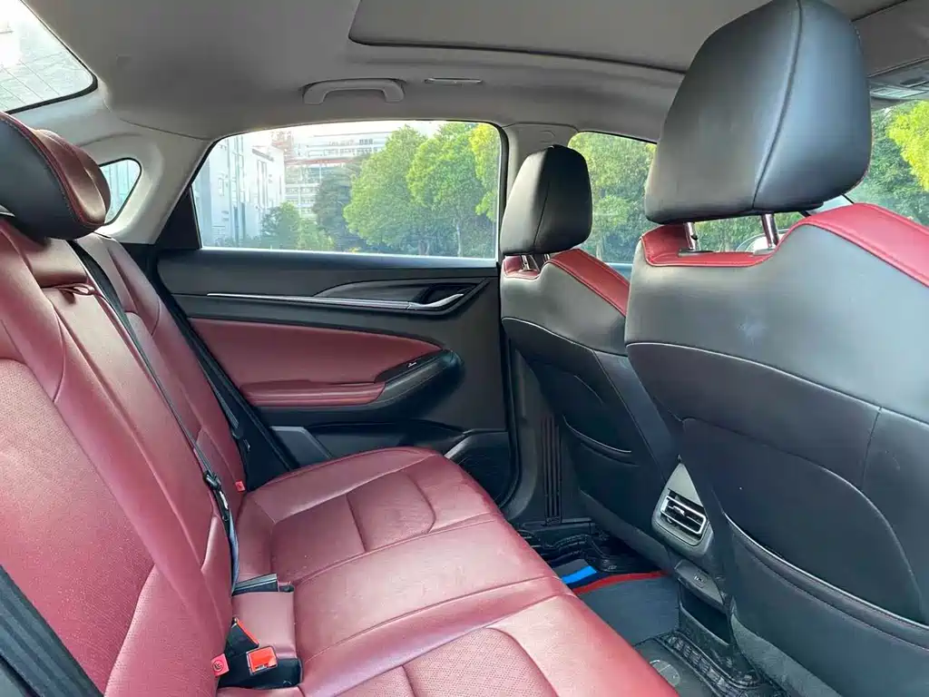 Eado PLUS Blue Whale NE 1.4 T GDI DCT Flagship