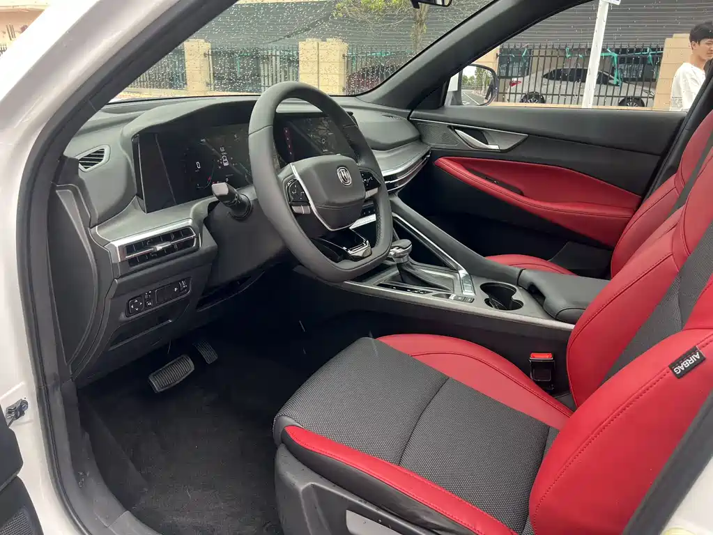 Changan CS35 PLUS Smooth Enjoyment 1.4 T DCT Luxury