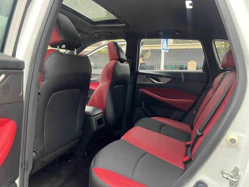 Changan CS35 PLUS Smooth Enjoyment 1.4 T DCT Luxury