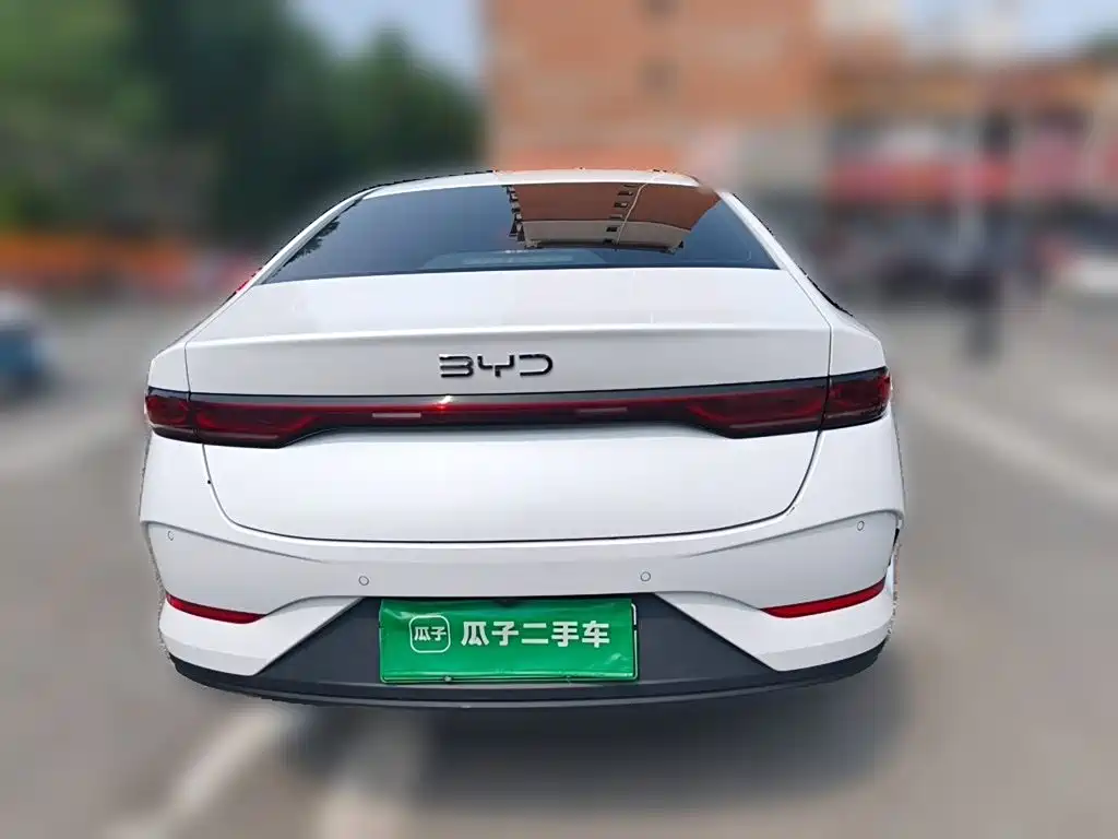 Qin PLUS DM-i Smart Drive 55 KM Leading