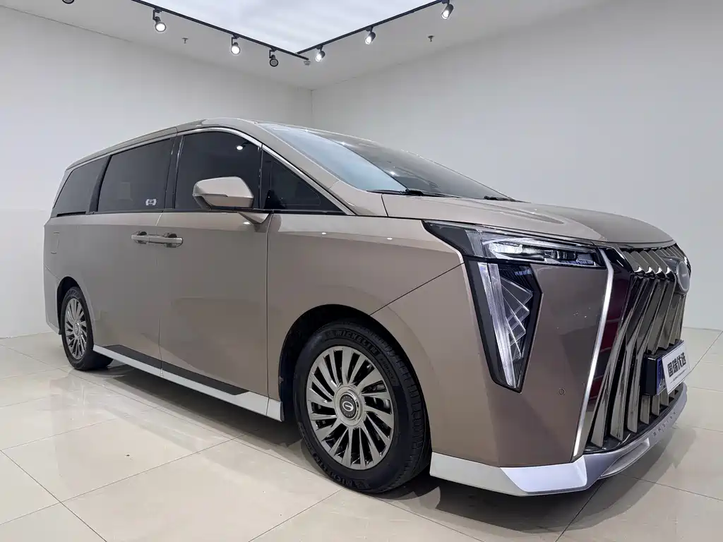 GAC Trumpchi M8 Grandmaster Series Dual Engine Flagship