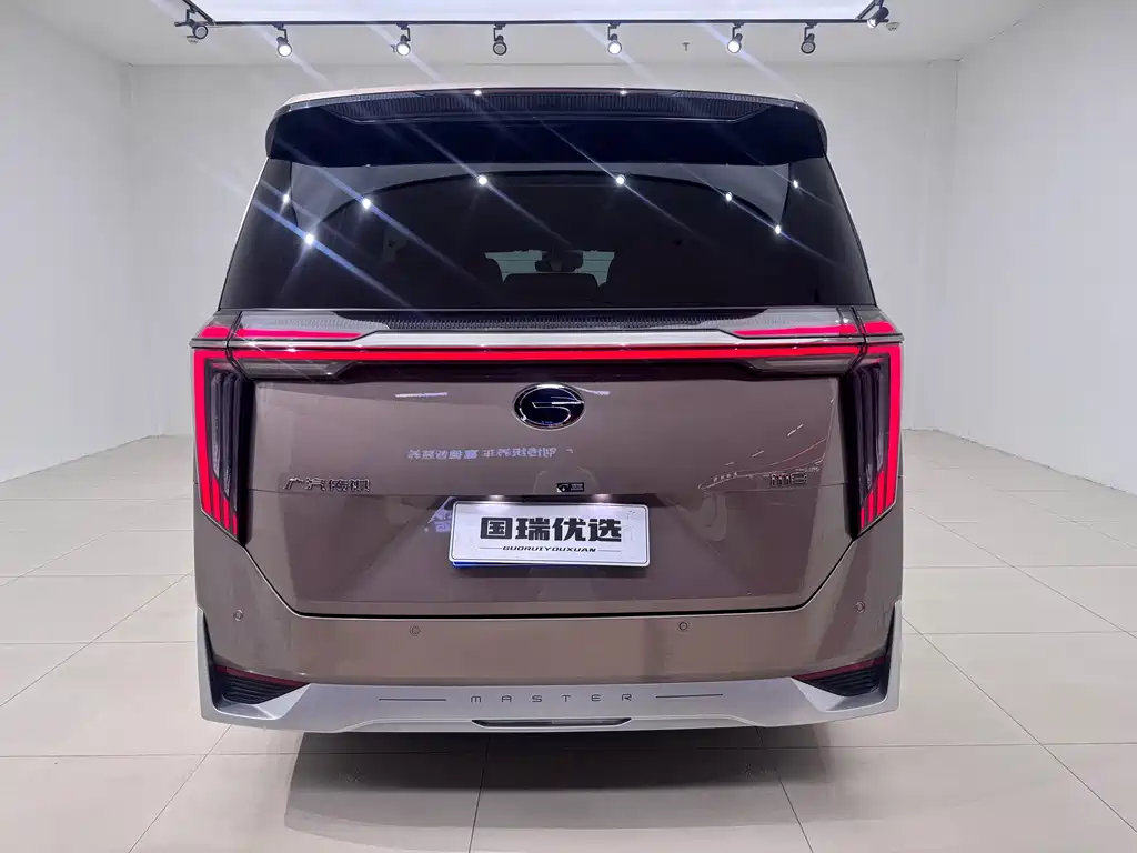 GAC Trumpchi M8 Grandmaster Series Dual Engine Flagship