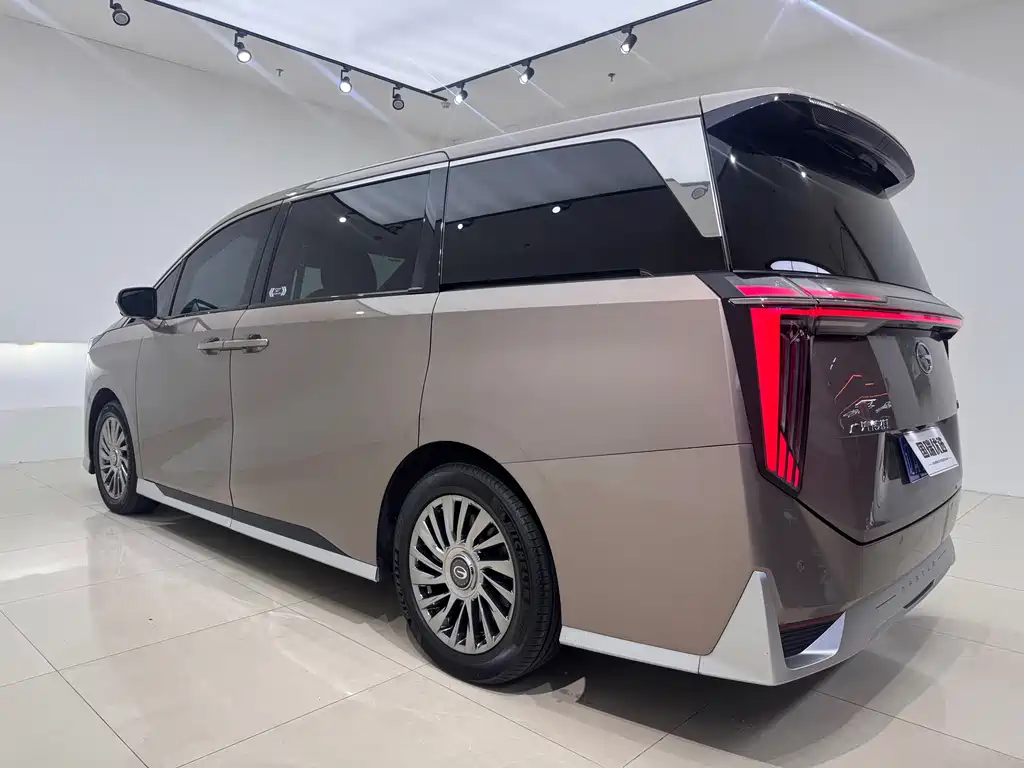 GAC Trumpchi M8 Grandmaster Series Dual Engine Flagship