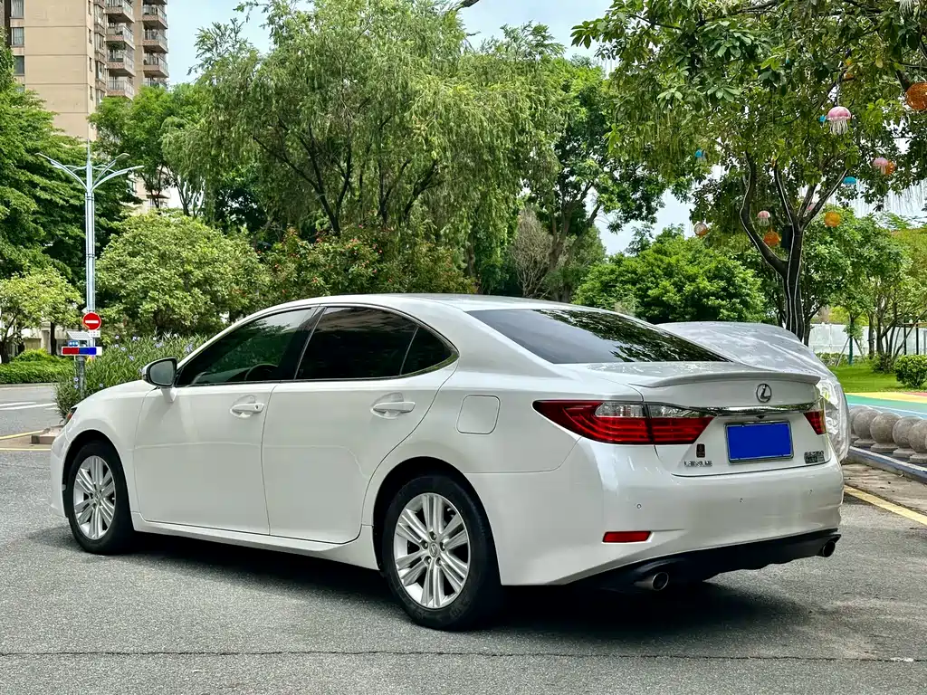 Lexus ES 250 Elegant