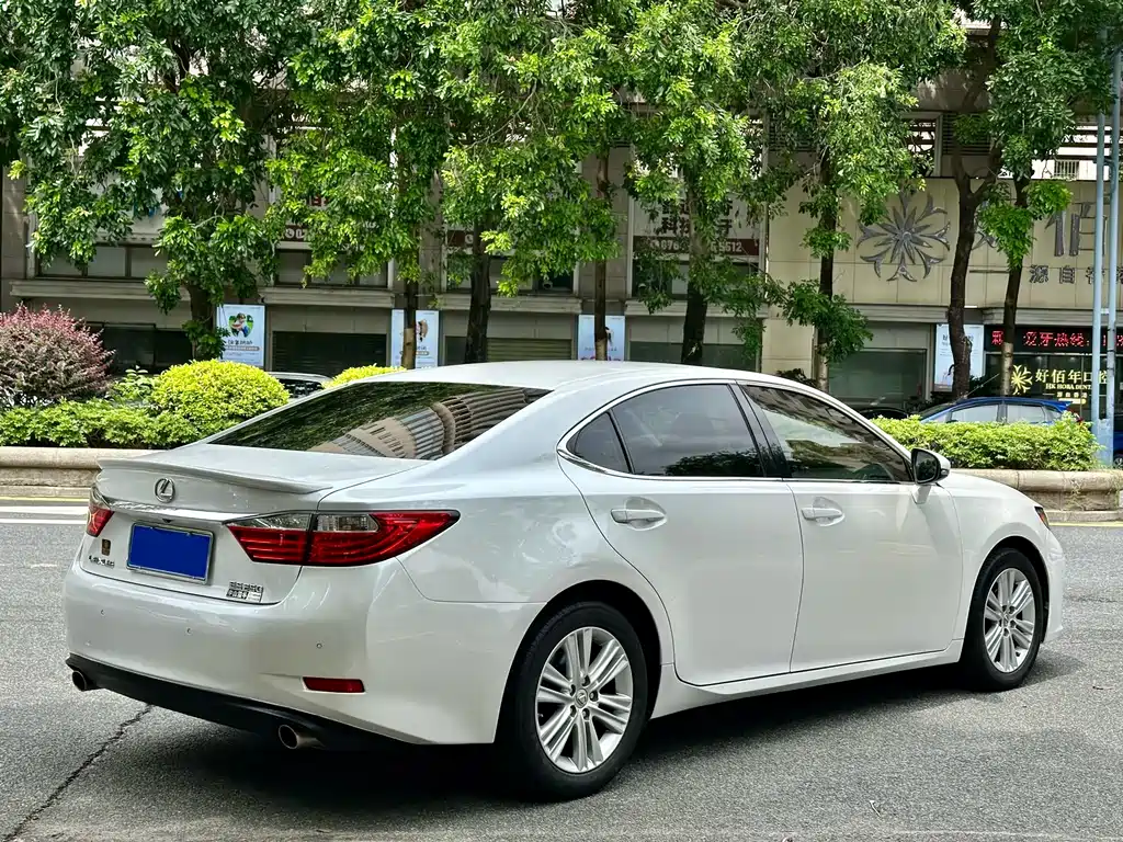 Lexus ES 250 Elegant