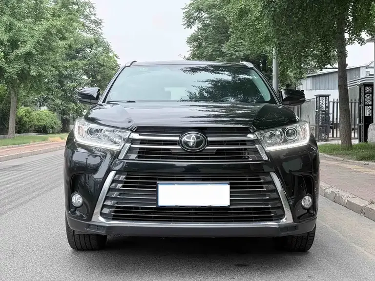 Toyota Highlander 2.0 T 4 WD Distinguished 7-seat CN-V