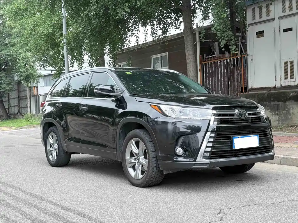 Highlander 2.0 T 4 WD Distinguished 7-seat CN-V