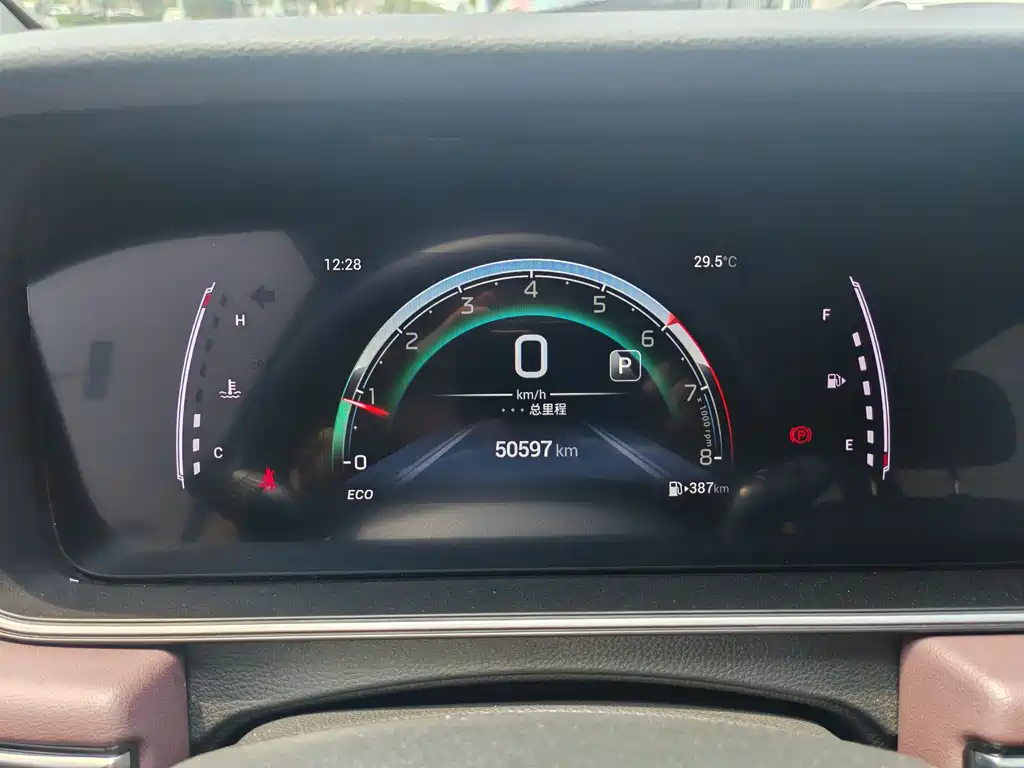 GAC Trumpchi M6 PRO 270 T Auto Luxury