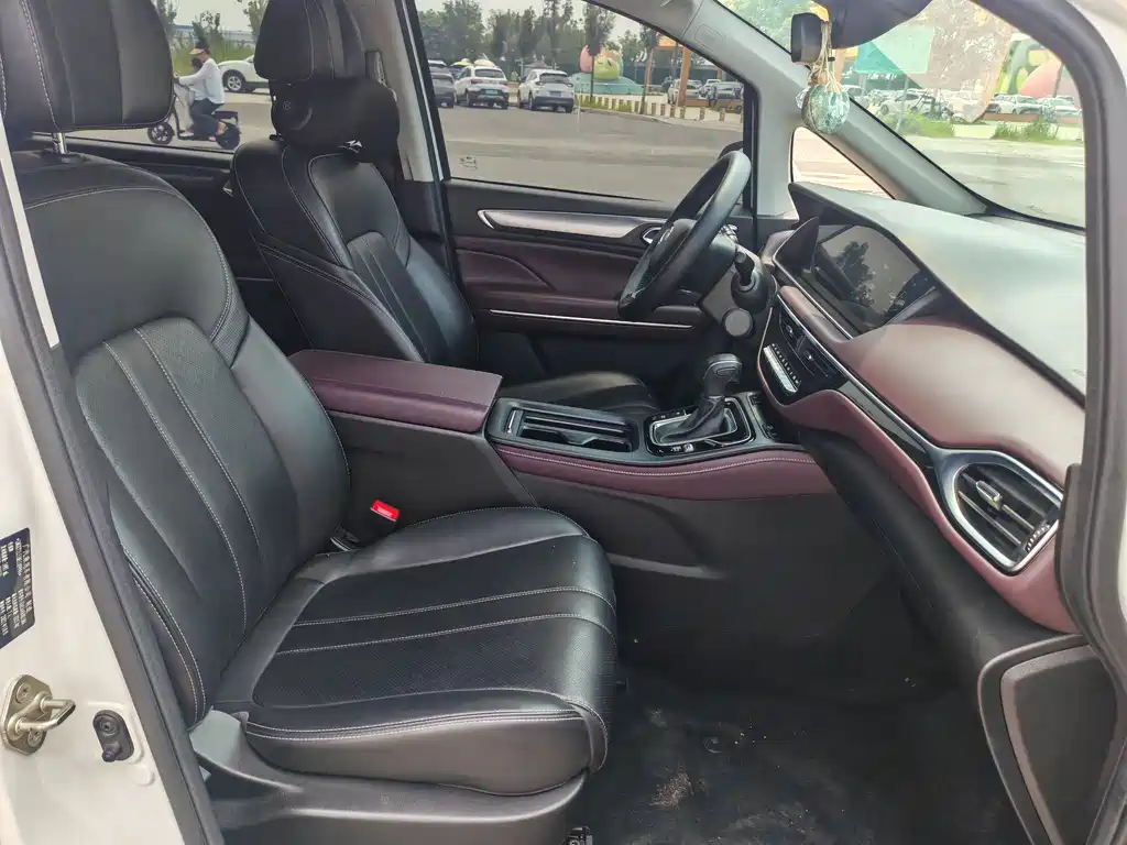 GAC Trumpchi M6 PRO 270 T Auto Luxury