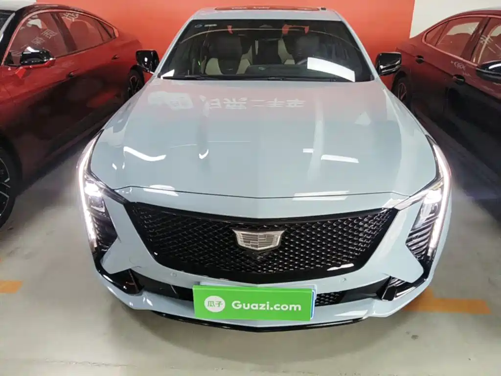 Cadillac CT5 28 T Track Performance + Peak Track Option Package