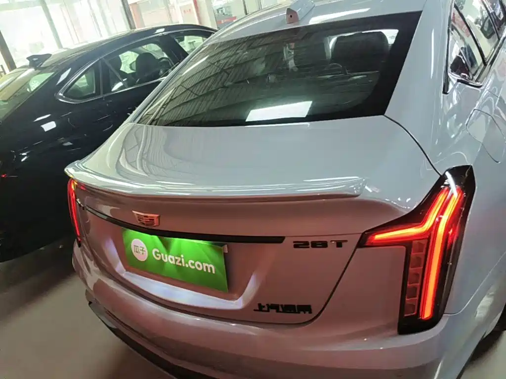 Cadillac CT5 28 T Track Performance + Peak Track Option Package