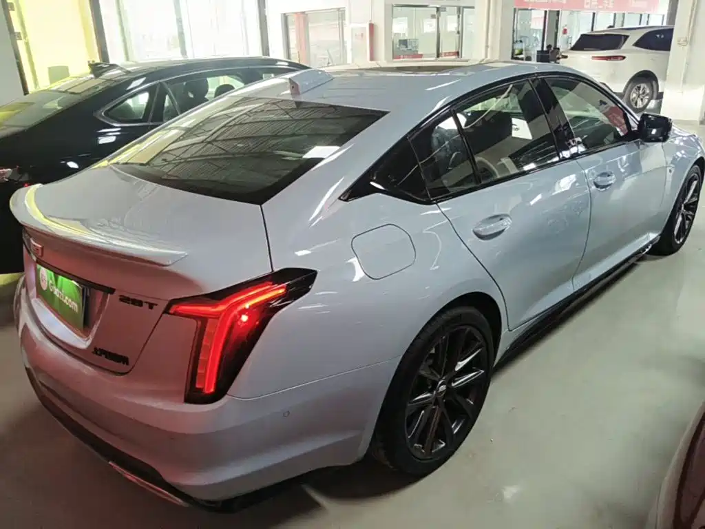 Cadillac CT5 28 T Track Performance + Peak Track Option Package